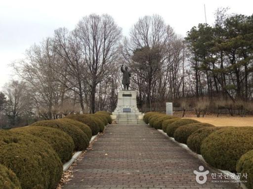 50. 고당조만식선생동상