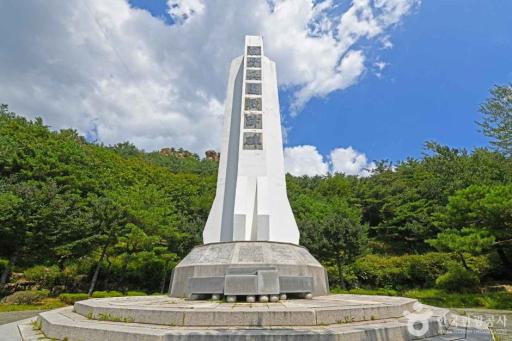 25. 백골병단전적비