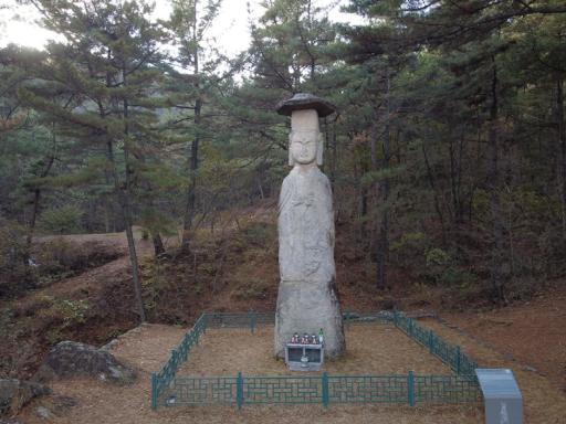 예산삽교석조보살입상