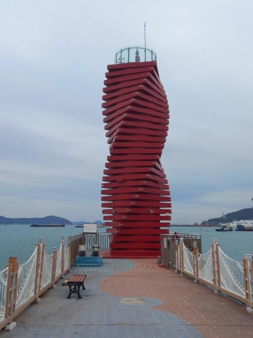 52. 완도항방파제등대