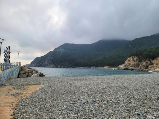 여차몽돌해수욕장