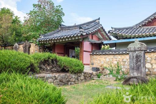 22. 인동향교