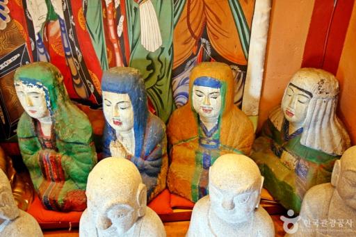 1146. 충주신흥사석조나한상