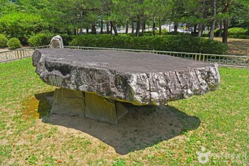 옥천석탄리고인돌