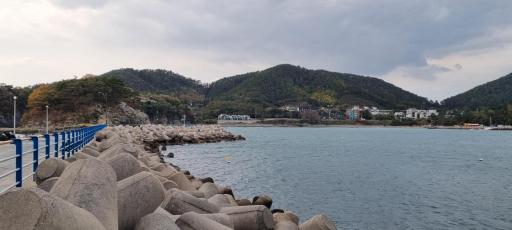 168. 관포방파제