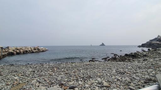 내수전몽돌해변